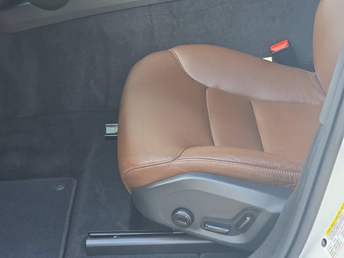 Used 2020 Volvo XC60 T5 Momentum w/ Protection Package Premier AWD/4WD image 29