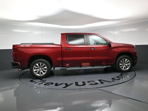 Used 2019 Chevrolet Silverado 1500 Custom w/ Custom Value Package AWD/4WD image 10