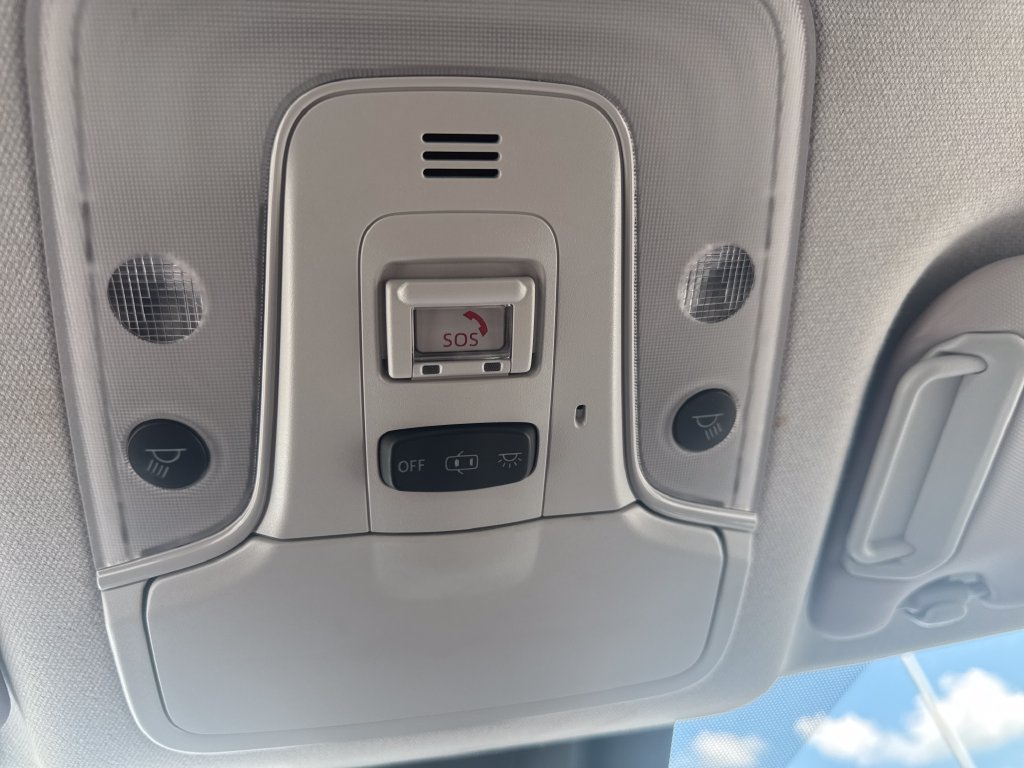 Used 2022 Toyota Prius Prime LE FWD image 29