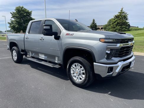 Used 2024 Chevrolet Silverado 2500 LT w/ All Star Edition AWD/4WD image 7