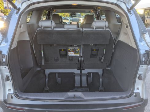 Used 2021 Toyota Sienna XLE image 40
