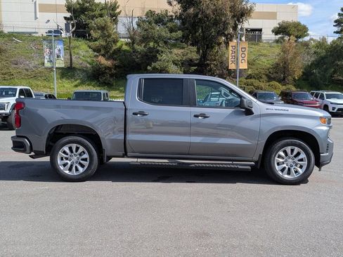 Used 2022 Chevrolet Silverado 1500 Custom image 9