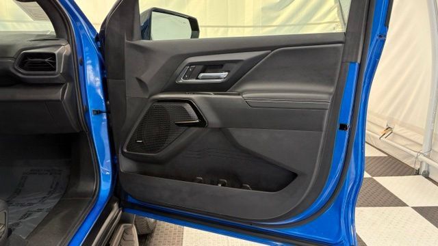 Used 2026 Chevrolet Silverado EV LT AWD/4WD image 28