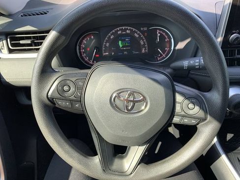 Certified 2025 Toyota RAV4 LE FWD image 19