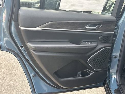 New 2026 Jeep Grand Cherokee L Limited RWD image 22