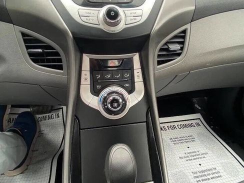 Used 2011 Hyundai Elantra GLS image 15