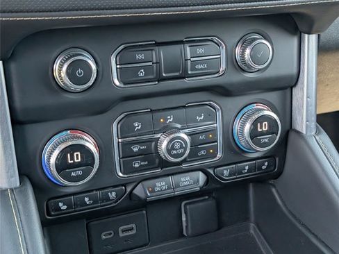 Used 2023 GMC Yukon SLT AWD/4WD image 67