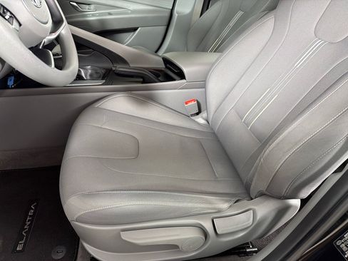 Used 2022 Hyundai Elantra SEL FWD image 12