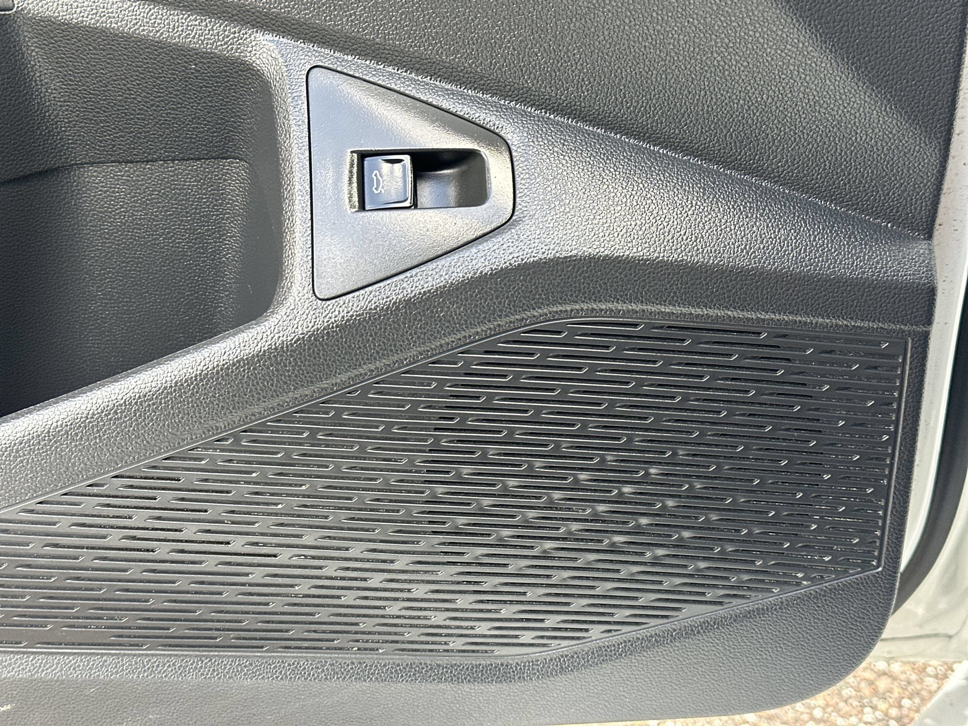 Used 2025 Volkswagen Jetta Sport FWD image 31