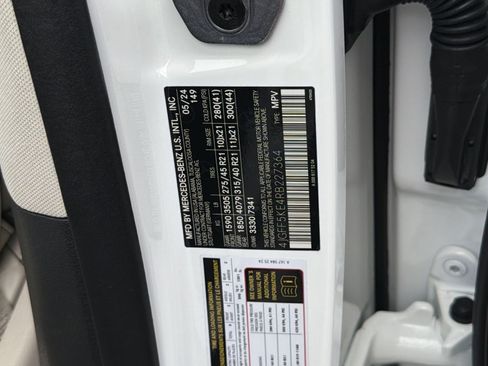 Used 2024 Mercedes-Benz GLS 450 4MATIC image 29