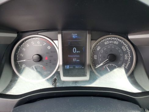 Used 2017 Toyota Tacoma SR5 AWD/4WD image 13