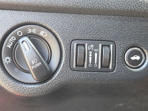 Used 2015 Dodge Charger SXT AWD/4WD image 8