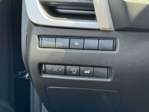 Certified 2025 Nissan Rogue SV AWD/4WD image 18