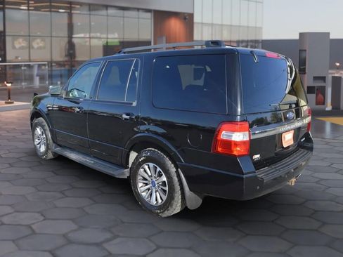 Used 2017 Ford Expedition XLT image 5