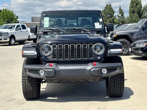 New 2026 Jeep Gladiator Rubicon w/ Steel Power Dome Hood Package AWD/4WD image 7