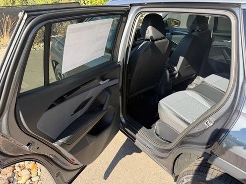 New 2026 Volkswagen Tiguan SE image 18