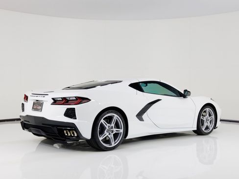 Used 2021 Chevrolet Corvette 2LT w/ Engine Appearance Package image 4