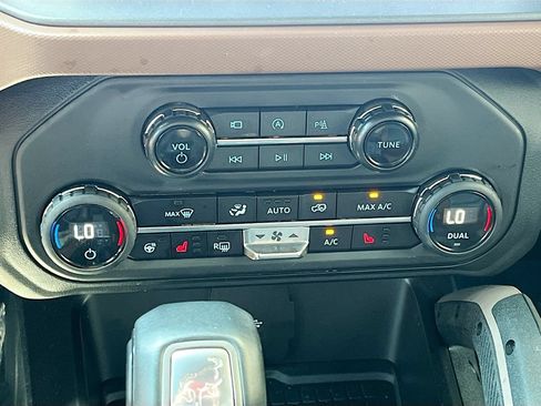 Used 2024 Ford Bronco Outer Banks AWD/4WD image 16