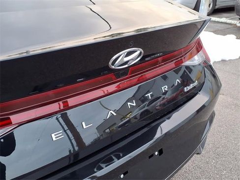 Used 2023 Hyundai Elantra Limited w/ Cargo Package image 25