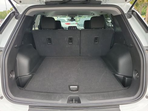 Used 2025 Chevrolet Blazer LT FWD image 13