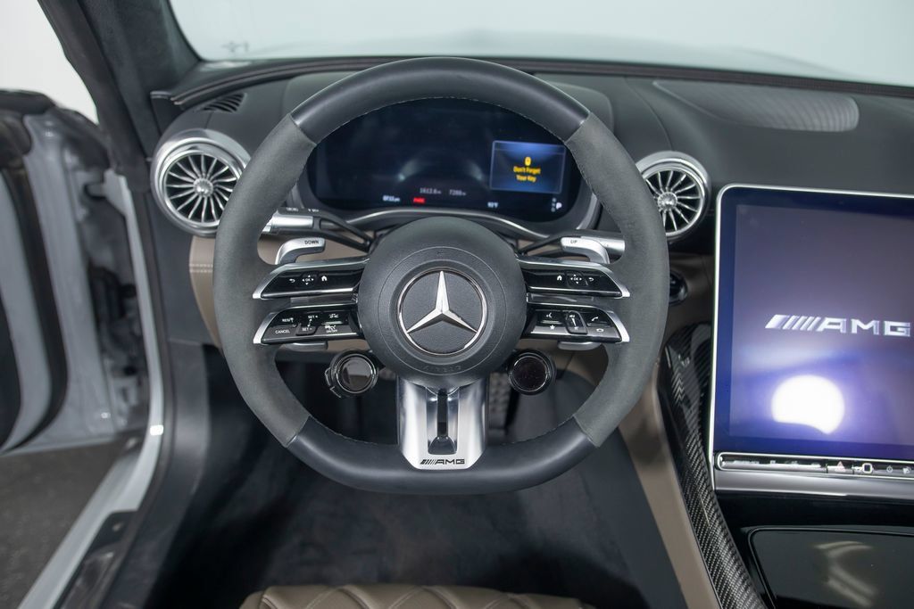 Used 2022 Mercedes-Benz SL 63 AMG 4MATIC image 35