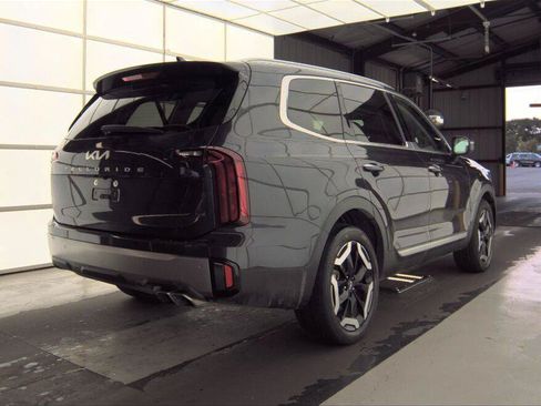 Used 2025 Kia Telluride S FWD image 8