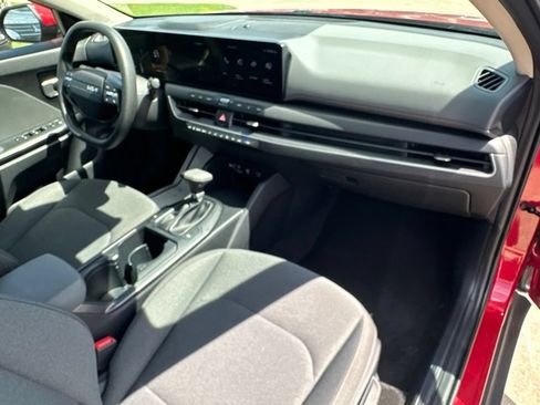 Used 2025 Kia K4 FWD image 33