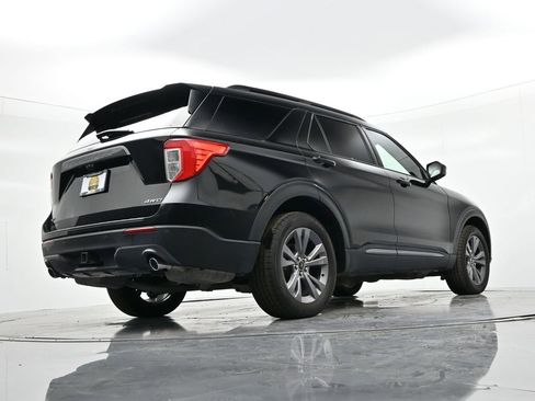 Used 2022 Ford Explorer XLT w/ Equipment Group 202A image 19
