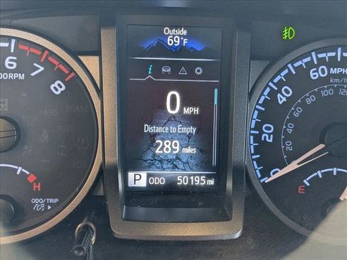 Used 2023 Toyota Tacoma TRD Off-Road w/ Black Out Package (TMS) AWD/4WD image 10