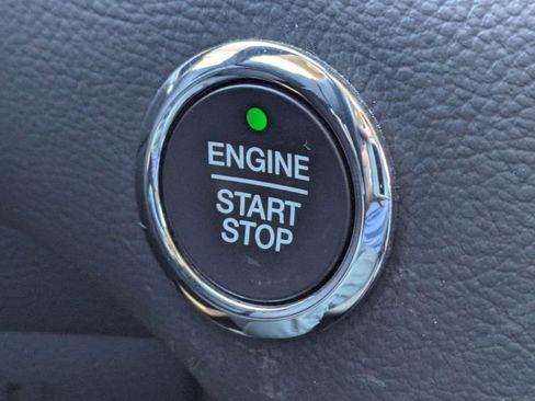 Used 2019 Ford Edge SE w/ SE Fleet Driver's Package image 29