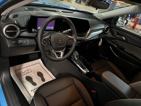 New 2026 Chevrolet Trax ACTIV w/ Sunroof Package FWD image 19