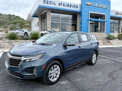 Used 2024 Chevrolet Equinox LT FWD image 2