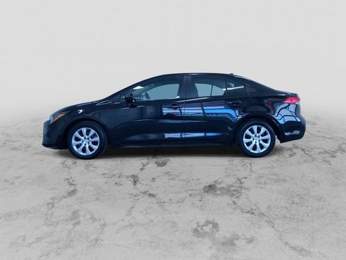 Used 2025 Toyota Corolla LE image 7