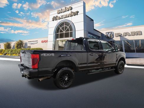 Used 2022 Ford F250 Lariat w/ Black Appearance Package image 3