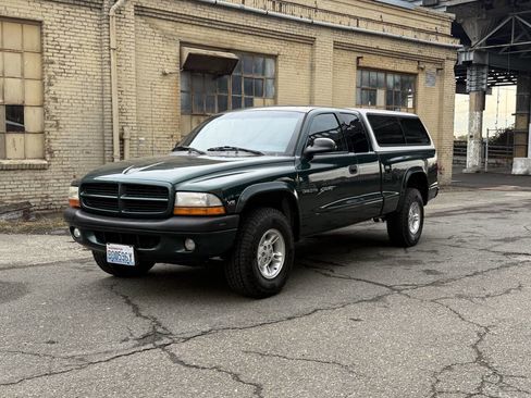 Used 1999 Dodge Dakota SLT image 2