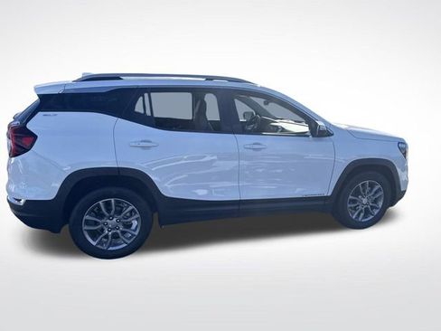 Used 2024 GMC Terrain SLT image 10