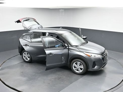 New 2025 Nissan Kicks Play S image 56