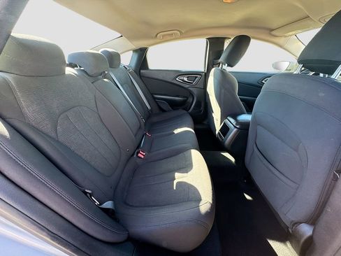 Used 2016 Chrysler 200 Limited image 30