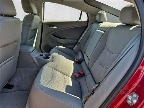 Used 2018 Chevrolet Volt LT w/ Comfort Package FWD image 18