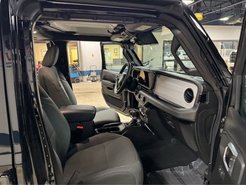 Used 2024 Jeep Wrangler Sport S image 11