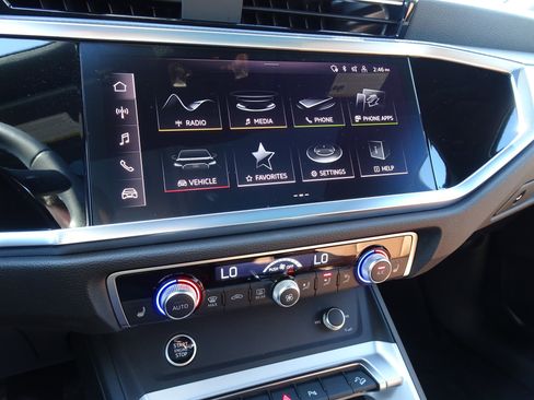 Certified 2025 Audi Q3 2.0T Premium w/ Convenience Package image 14