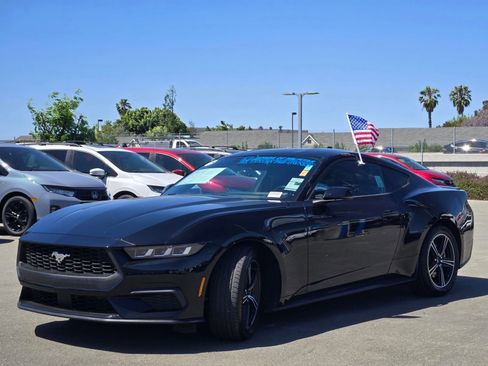 Used 2025 Ford Mustang Premium RWD image 3