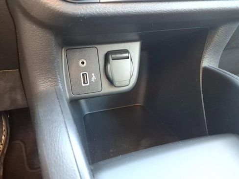 Used 2022 Nissan Versa S FWD image 26