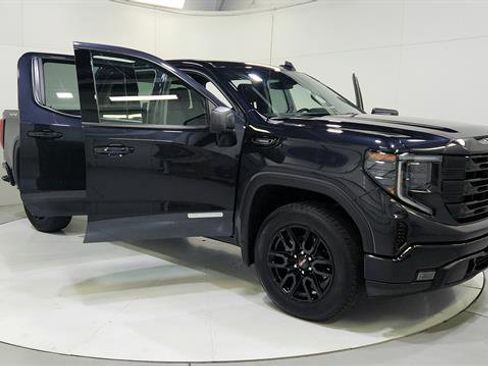 Used 2025 GMC Sierra 1500 Elevation image 29
