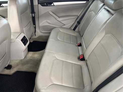 Used 2013 Volkswagen Passat TDI SE FWD image 14