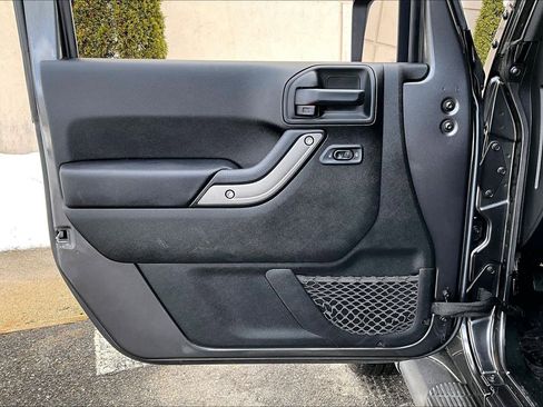 Used 2018 Jeep Wrangler Sport image 22