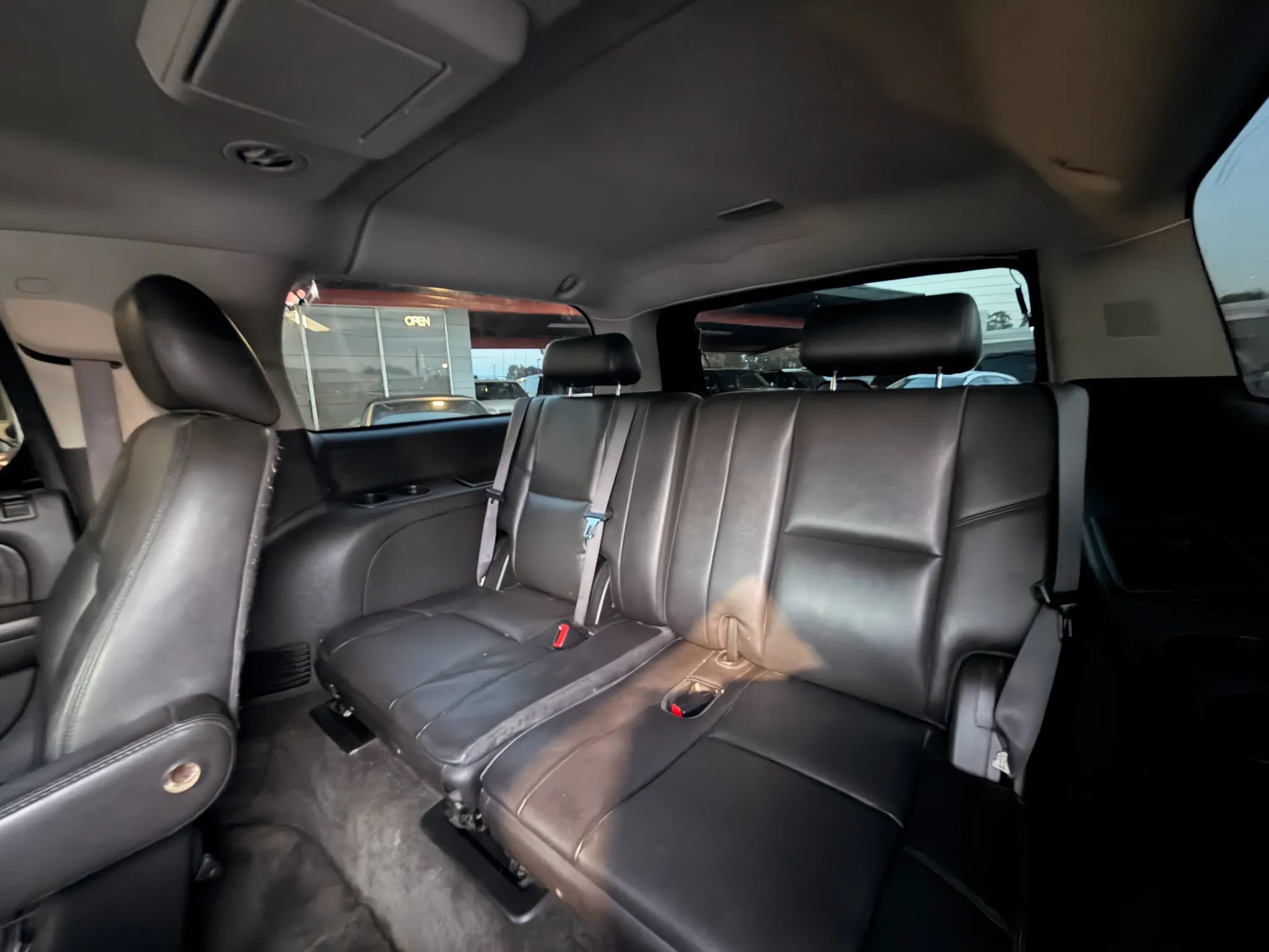 Used 2011 Cadillac Escalade ESV Luxury AWD/4WD image 15