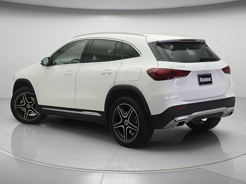 New 2026 Mercedes-Benz GLA 250 image 2
