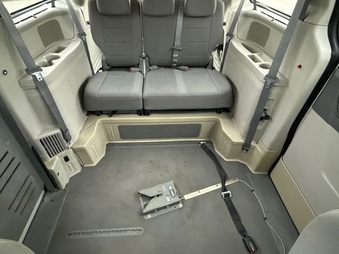 Used 2008 Dodge Grand Caravan SXT w/ Family Value Group image 17