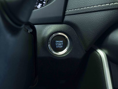 Used 2020 Toyota RAV4 XLE Premium FWD image 25